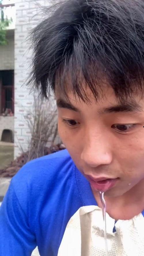 吃瓜奶奶孙子,温馨家庭趣事集锦