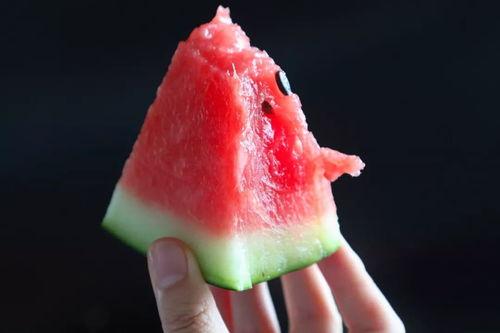 吃瓜绝美,揭秘娱乐圈的甜蜜与苦涩